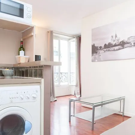 Charming Flat Close To Bastille Париж